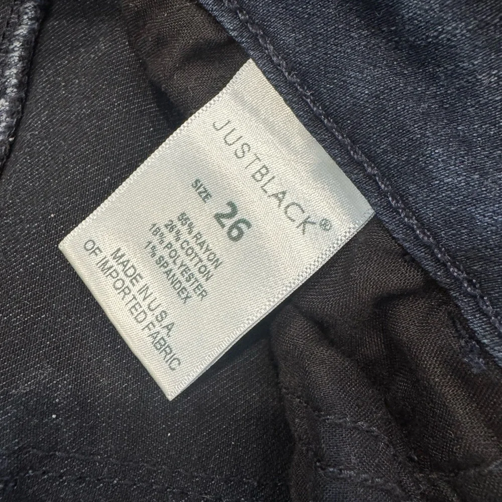 Just Black Women's blue dark denim  Jeans, size 26 stretchy comfortable fabric